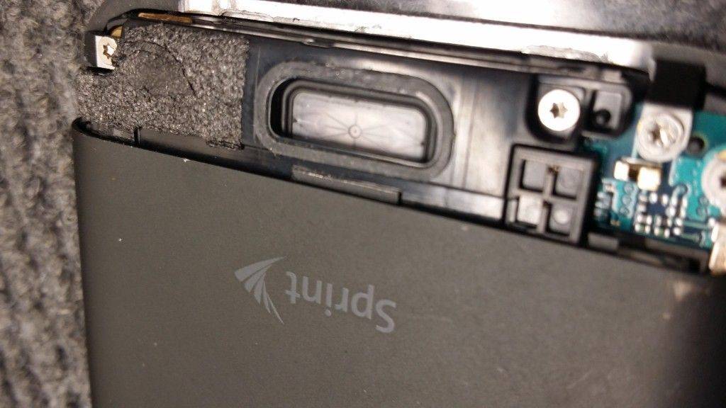 Speaker replacement on an Evo 4G LTE at RockIT Repairs