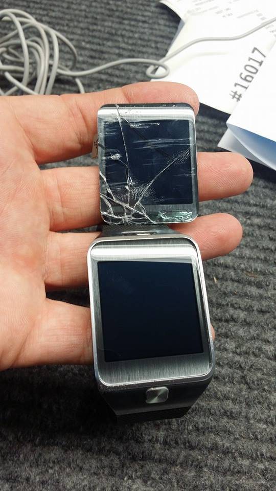 Galaxy Gear 2 watch with cracked screen