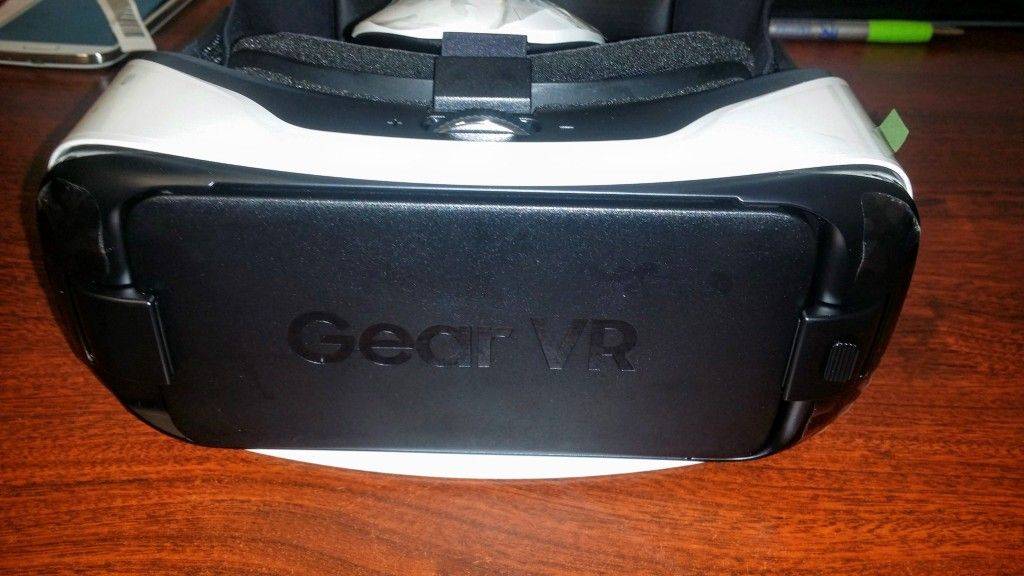 Gear VR S6 & S6 Edge Innovator Edition Front View